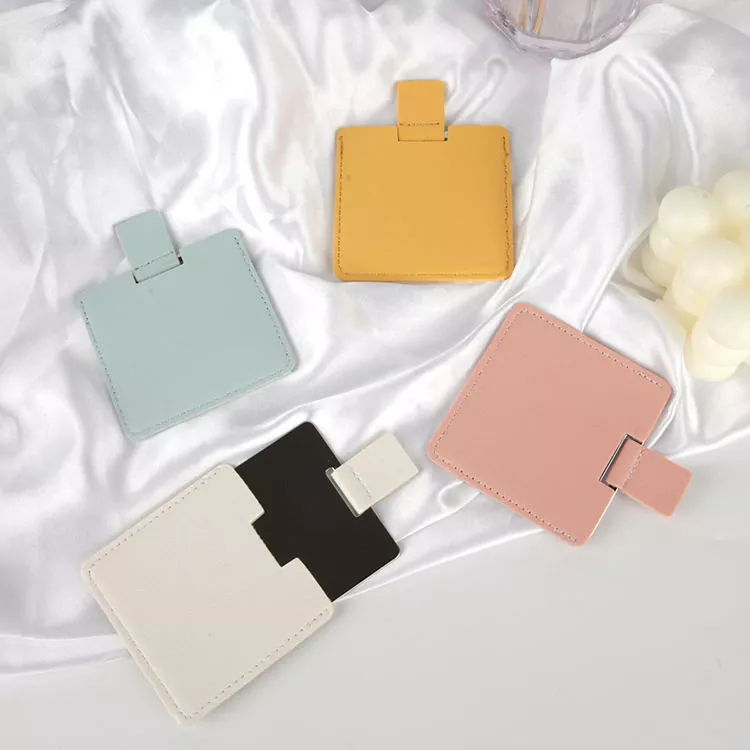 Джобно огледало с размер на кредитна карта